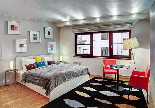 4 Arts Suites