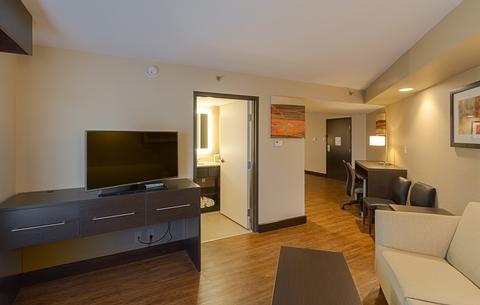 Holiday Inn Express & Suites San Antonio Medical Center North
