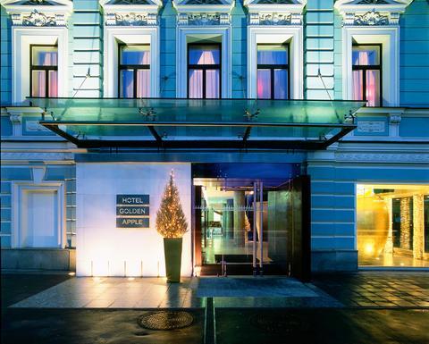 Отель Chekhoff Moscow Curio Collection by Hilton