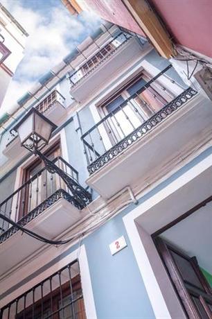 Feel Hostels City Center