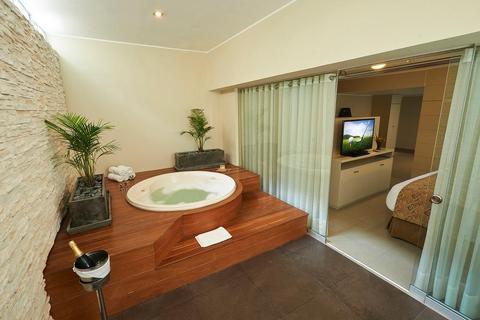 Sol de Oro Hotel & Suites