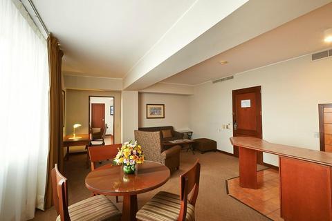 Sol de Oro Hotel & Suites