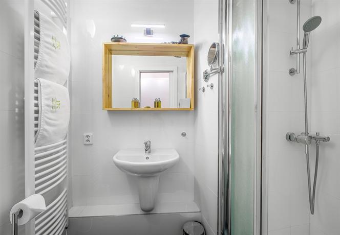 4 Arts Suites