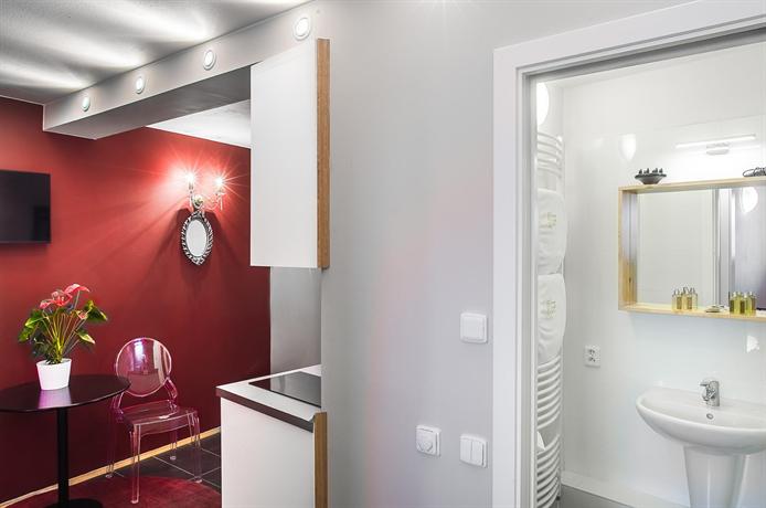 4 Arts Suites