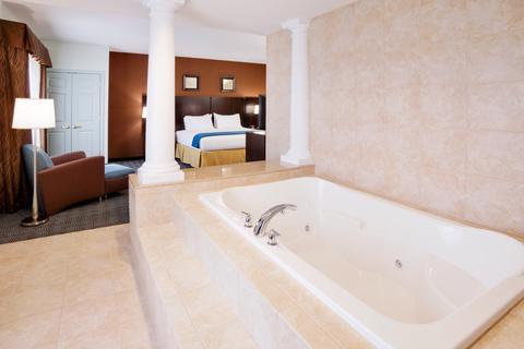 Holiday Inn Express Hotel & Suites Warminster-Horsham