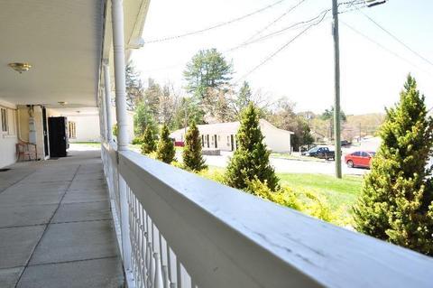 Passport Inn & Suites Chaplin