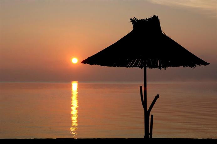 Avantis Suites Hotel