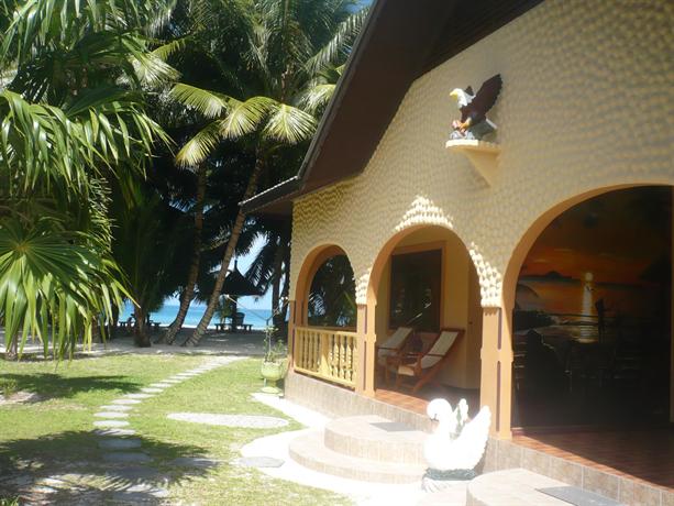 Anse Kerlan Beach Chalets