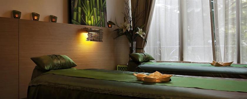 Novotel Cairns Oasis Resort