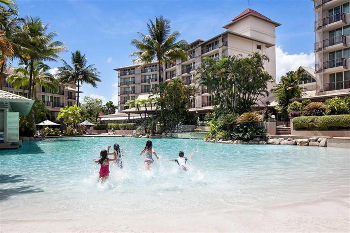 Novotel Cairns Oasis Resort