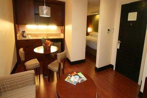 Crown Regency Hotel & Towers