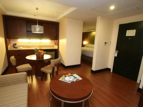 Crown Regency Hotel & Towers