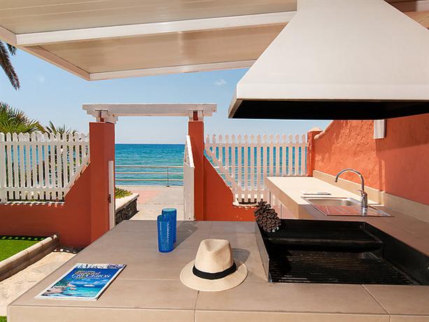 Deluxe Villa at the Beach Front