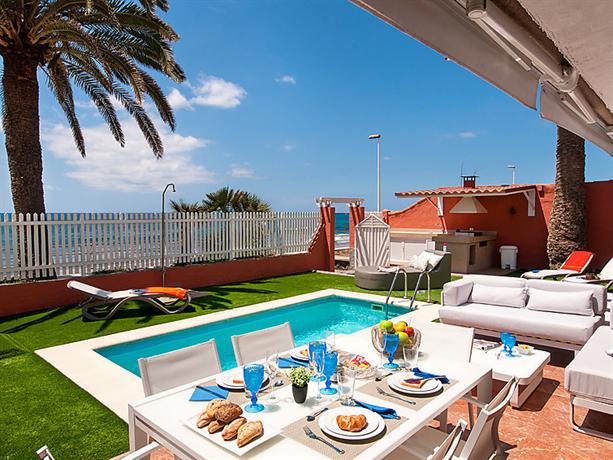 Deluxe Villa at the Beach Front