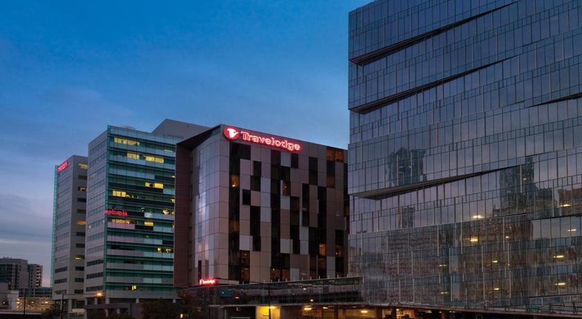 Travelodge Docklands, Melbourne - Compare Deals