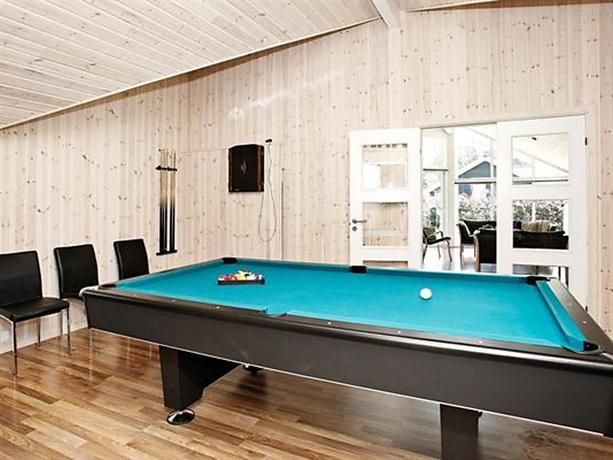 Five-Bedroom Holiday home in Ebeltoft 2