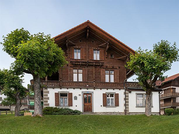 Landhaus Ursulina Sternwarte Mirasteilas Switzerland thumbnail