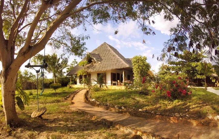 Mabwe Roots Bungalows 