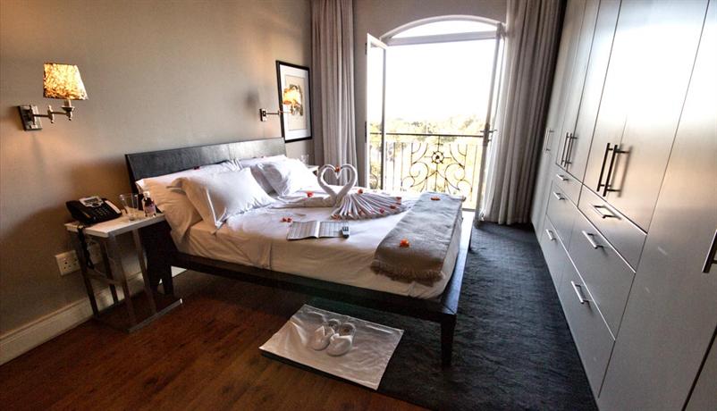 Cape Royale Luxury Suites
