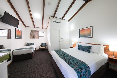 Palms City Resort