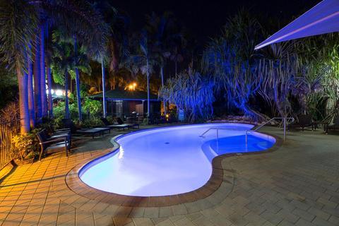 Palms City Resort