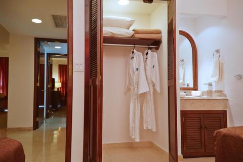 The Royal Cancun All Suites Resort