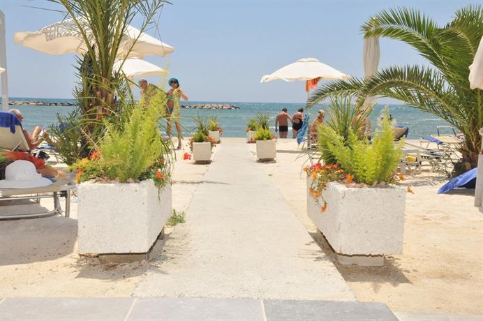 Radisson Beach Resort Larnaca