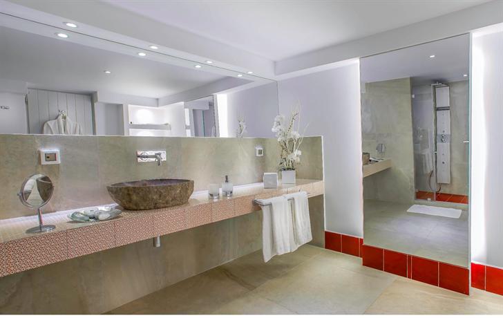 Santorini Secret Suites & Spa