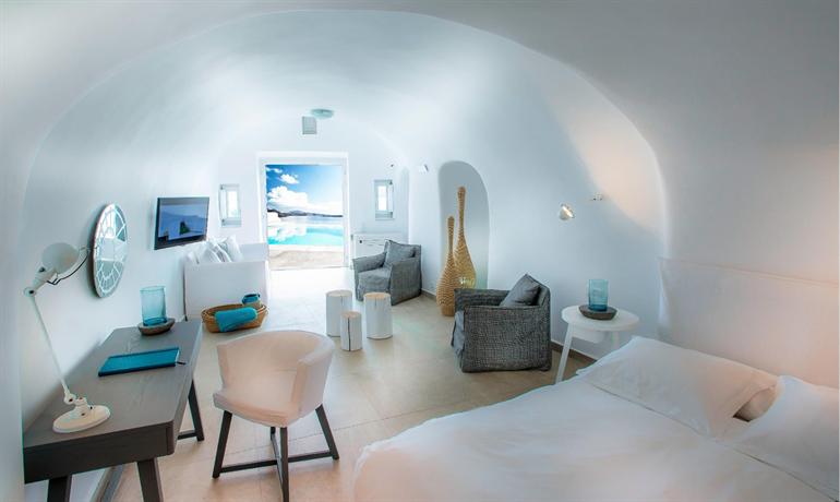 Santorini Secret Suites & Spa
