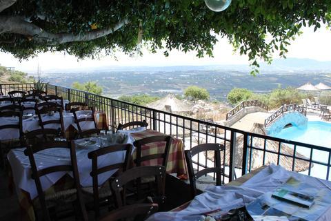 Arolithos Traditional Village Hotel