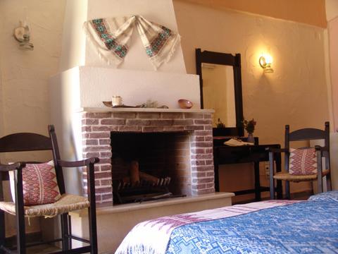 Arolithos Traditional Village Hotel
