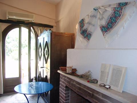 Arolithos Traditional Village Hotel