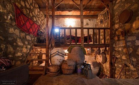 Arolithos Traditional Village Hotel