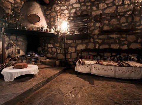 Arolithos Traditional Village Hotel