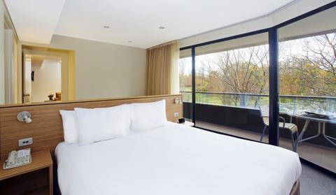 Crowne Plaza Canberra
