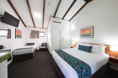 Palms City Resort