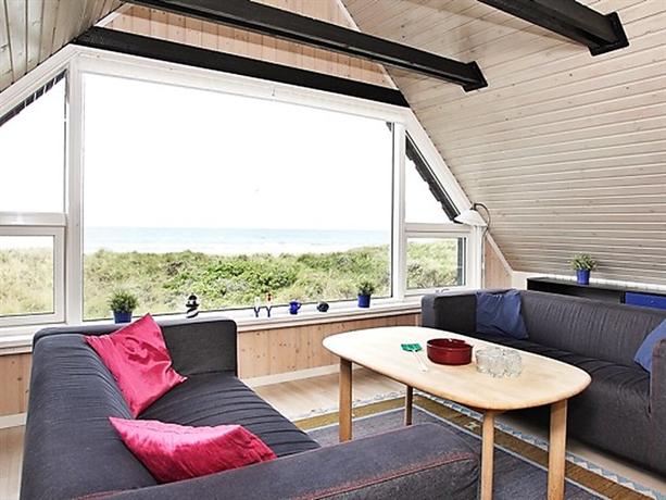 Three-Bedroom Holiday home in Blokhus 2