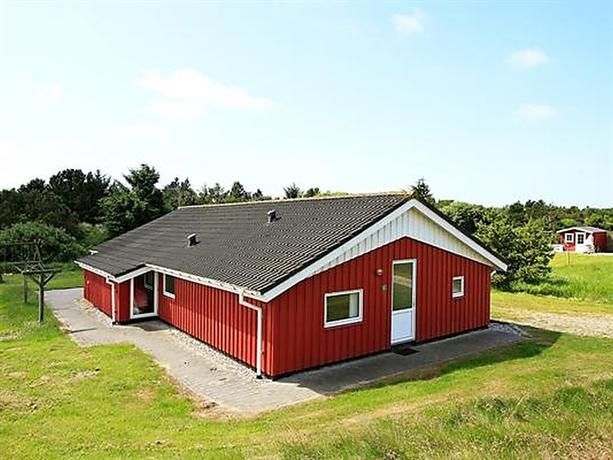 Four-Bedroom Holiday home in Vejers Strand 5