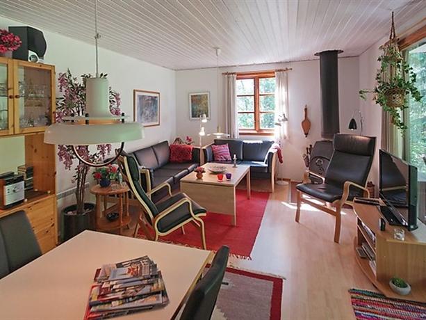 Three-Bedroom Holiday home in Ronne 4
