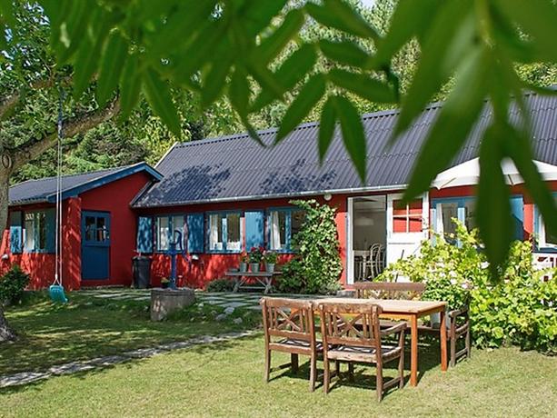 Three-Bedroom Holiday home in Ronne 5