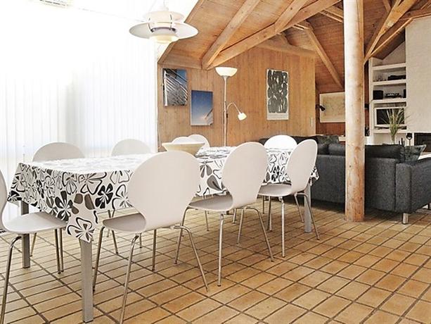 Four-Bedroom Holiday home in Hvide Sande 1