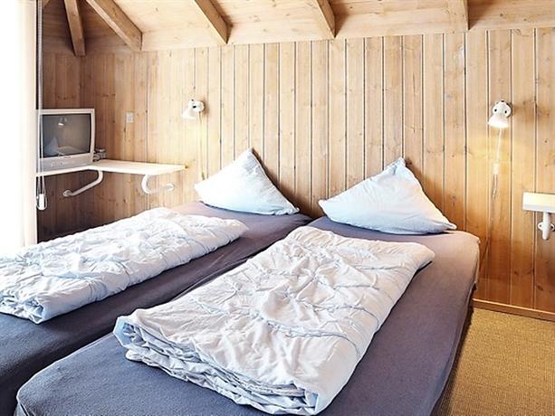 Four-Bedroom Holiday home in Hvide Sande 1