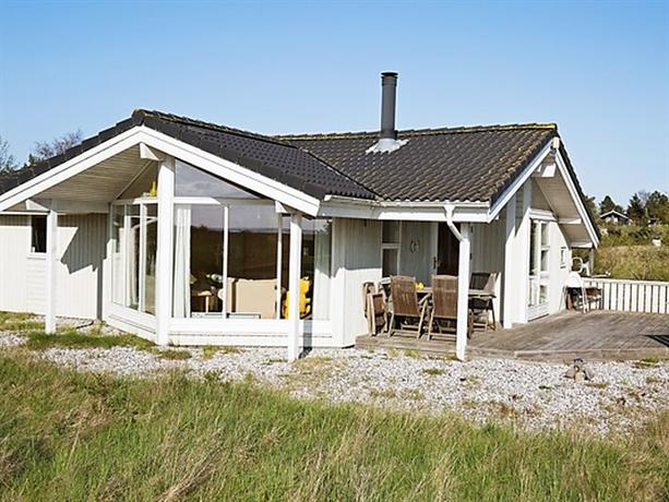 Two-Bedroom Holiday home in Knebel 9
