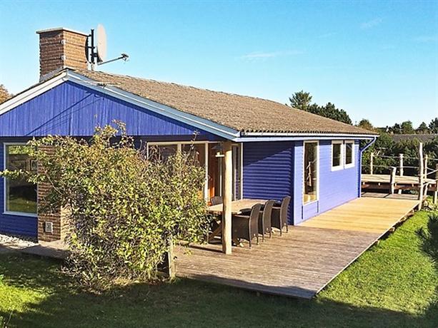 Three-Bedroom Holiday home in Knebel 11