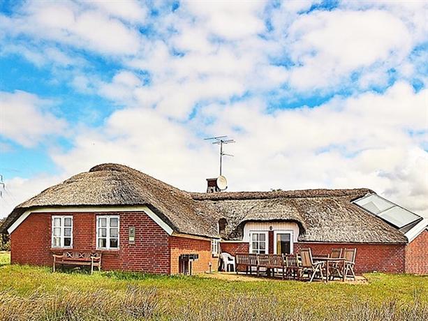 Five-Bedroom Holiday home in Ringkobing 1