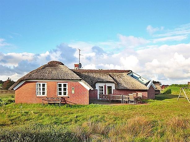 Five-Bedroom Holiday home in Ringkobing 1