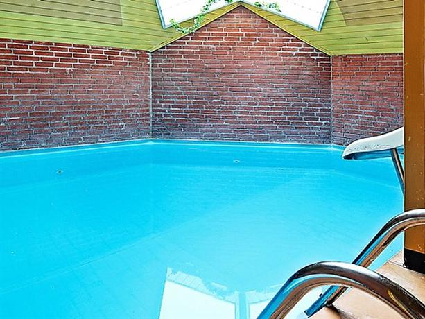 Five-Bedroom Holiday home in Ringkobing 1