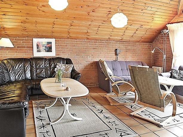Five-Bedroom Holiday home in Ringkobing 1
