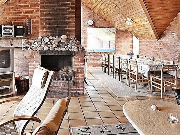 Five-Bedroom Holiday home in Ringkobing 1