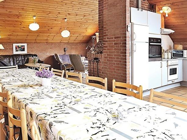Five-Bedroom Holiday home in Ringkobing 1
